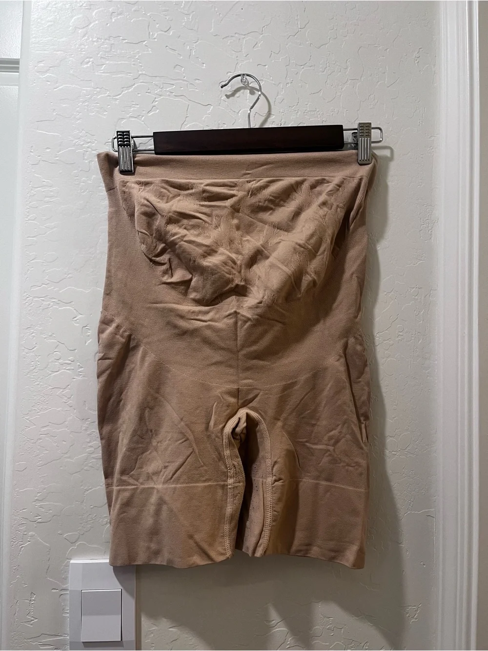 Mixed Neutral Maternity Summer Wardrobe Pieces -Stripes, Olive & Linen - Picture 10 of 16